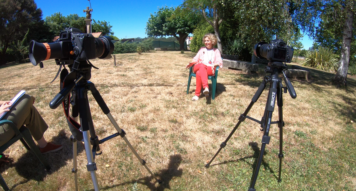 VenteArriba's tweet photo. Ayer hemos estado grabando diversas entrevistas a antiguos alumnos/as de la @EfaPineiral Unos cracks que emprenden en la Galicia Rural #albergueUltreia #huevosCastroSerantes #QueseríaVarela https://t.co/9mefKXoKez