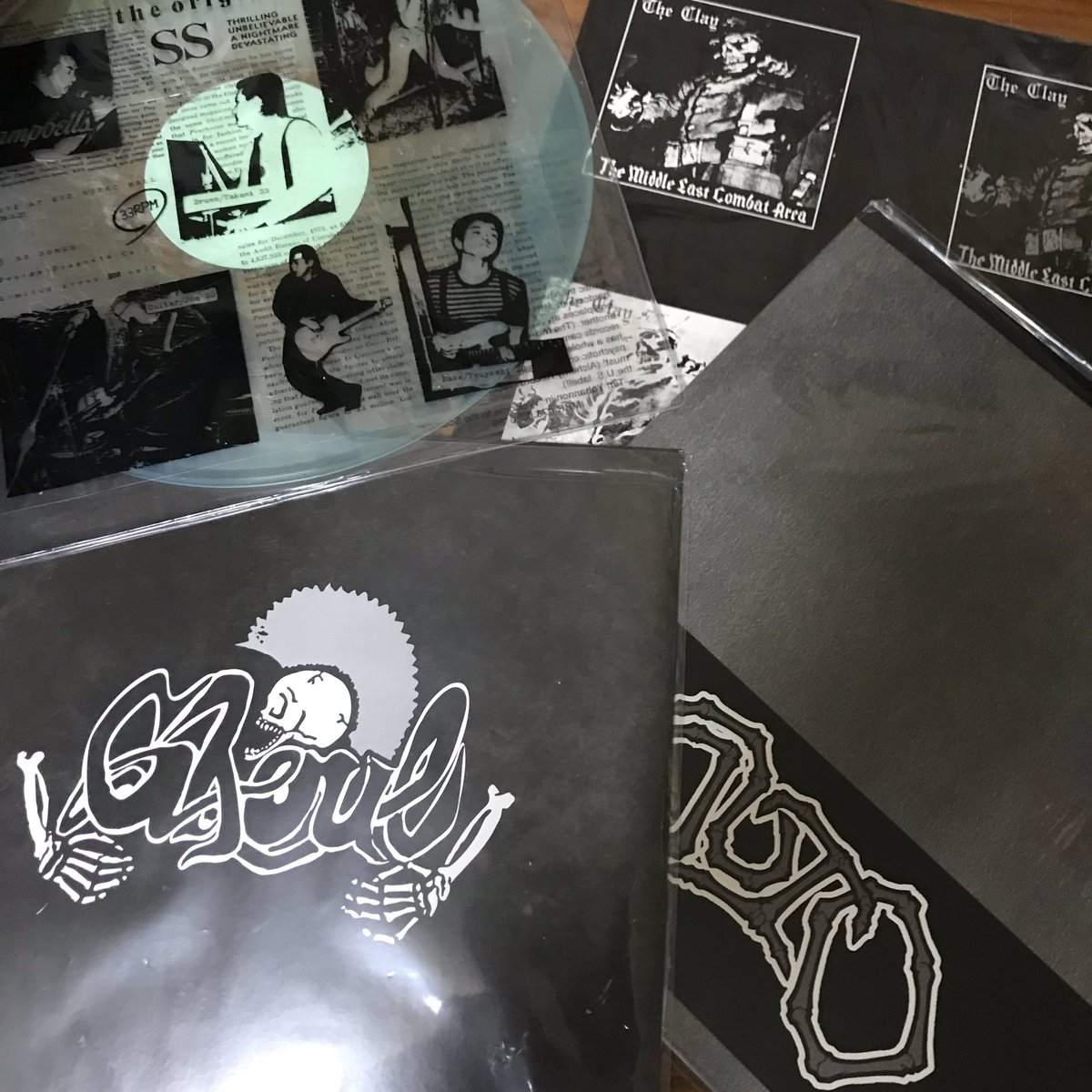 OxTxMx's tweet photo. なんやかんやレコード。
#humangas #害人 #GUDON #SS #ghoul #outo #theclay #theexecute #ソドム https://t.co/ueyWeIfLw1
