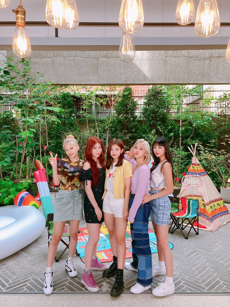 ITZYofficial's tweet photo. MIDZY와 함께면 모든 것이 다 Special❤
MIDZY에게 딱! 운명을 느꼈어😘

#ITZY #있지 @ITZYofficial
#MIDZY #믿지
#ITzME #WANNABE
#WANNABEITZY https://t.co/GrvbkgLQzl