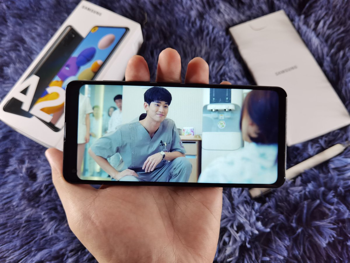 ryedejesus's tweet image. If you&apos;re looking to own an affordable Samsung phone with Infinity-O display, quad camera and a huge 5000mAh battery, then the Samsung Galaxy A21s may be for you.

#VPTech #VPTechReview #VillagePipol #SamsungGalaxyA21s

Read more:
villagepipol.com/samsung-galaxy…