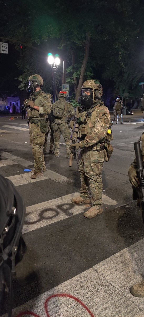 TheRealCoryElia's tweet photo. This fed has a silencer on his rifle https://t.co/7klQnkN8LV