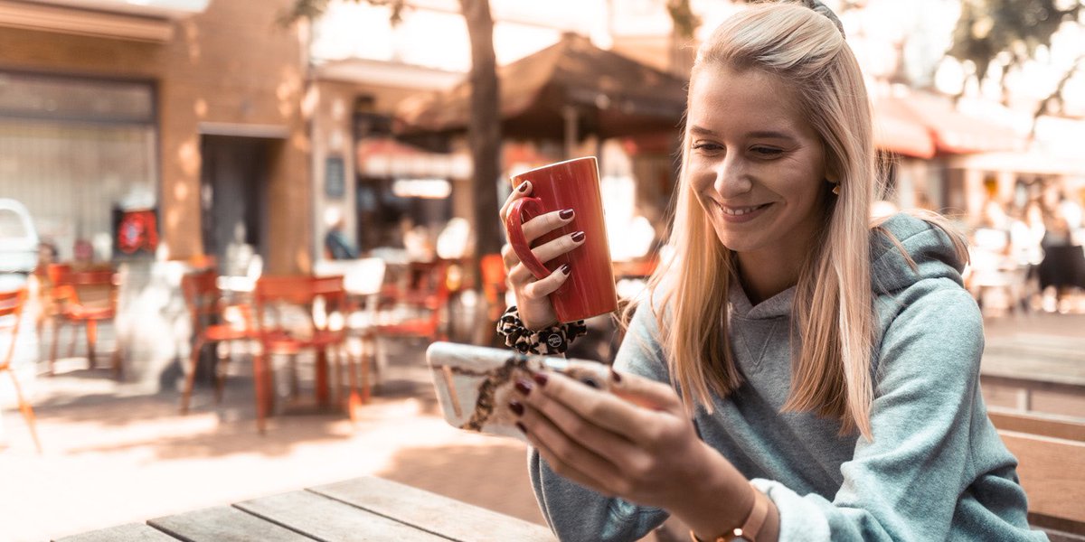 mystreambuddy's tweet photo. Wenn du im Café sitzt und einfach nicht aufhören kannst über deine Lieblingsserie nachzudenken. 
Kein Problem - Handy raus und weiter streamen. ☕️
#StreamBuddyandChill #WhereToStream https://t.co/GVrdFLjfZh