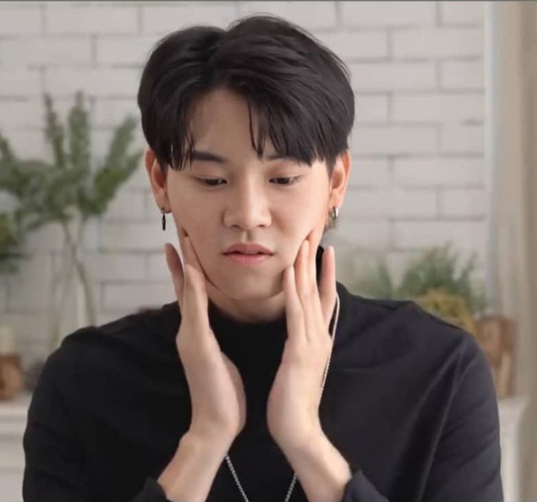 ethereal_97's tweet photo. Anan Wong & Seung Youn
Cute Cheeks (づ ̄ ³ ̄)づ~♡
#yinyin_anw #yinanan #yinananwong #ananwong #awong #แม่ๆของพ่อวี #choseungyoun #woodz #kpopthread #พี่วอร์ของพ่อวี #หยิ่นวอร์ https://t.co/MgJDIUK4cu