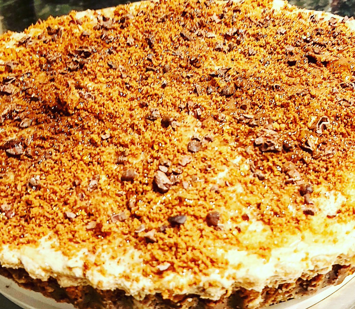 Lotus crunchy biscoff cheesecake topped with lotus creme biscuit crumb, caramel sauce,cacao nibs and diamond cocoa dust.
Fully #vegan at #BASEMENTSNAXX #SECRETCOFFEESHOP #NEWCASTLE #NE1