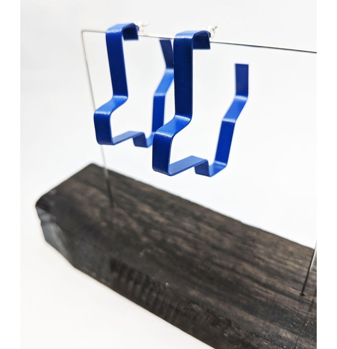 fayehalldesign's tweet photo. Also new pieces that I'm launching as part of the #gnccfonline event- 'Outlines' earrings! @NorthernCraft 25th-31st July ⭐ #contemporarycraft #artjewellery #statementearrings #colourfuljewellery #craftsayssomething https://t.co/iZ5AdczPuQ