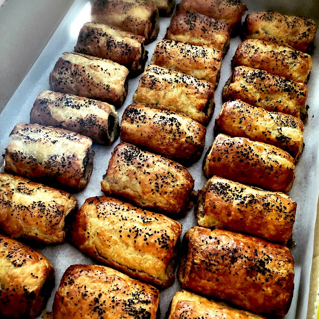 mustbejp's tweet photo. Here’s what you’ll find from us @elthamjons today @allinapickle_  #steakbakes #cheeseandonionbakes #quiche #sausagerolls #meat #veggie https://t.co/8YxsvBLIxn