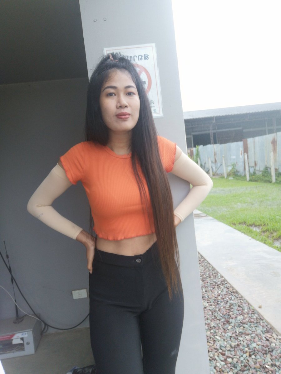 Aew72230847's tweet photo. มีใครต้องการแฟน​ตัวดำๆอวบๆไหมคะ
เราเป็นให้ได้นะ😝#แม่ค้าคนโสด
#อิ๋วเอง​ #คนโสด​ #โสด https://t.co/YY67bnHUP4