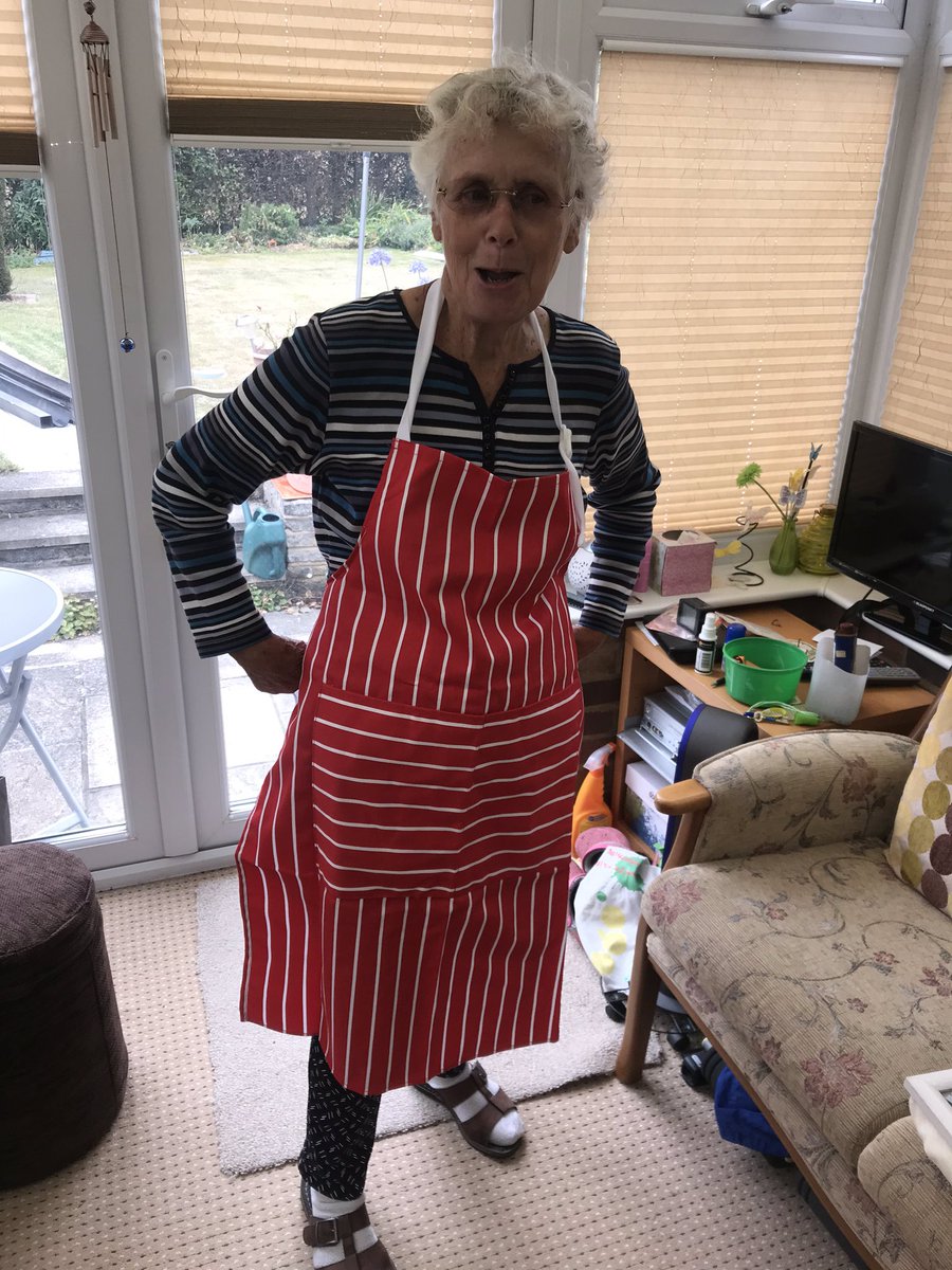 StoneDunk's tweet photo. #Ma showing off her latest purchase. #apound! https://t.co/1DLV3JTH4l