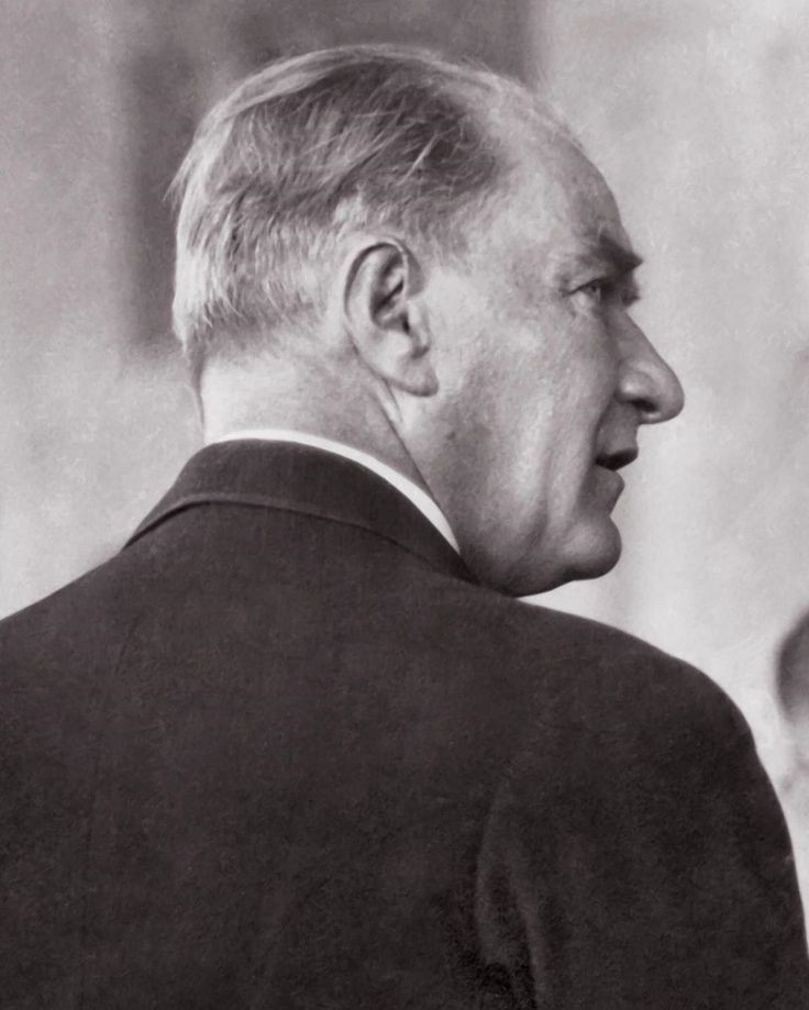 "Silemezler gönlümden ne aşkını ne seni"