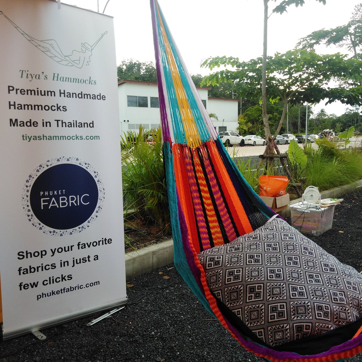 nativehabitathq's tweet photo. Easy Saturday evening yet fun @bluetreephuket 🛍️😀
#tiyashammocks #hammockphuket #hammock #hammocks #phuket #phuketthailand #thailand #saturday #saturdaymarket #event #market https://t.co/ulYHsHmnhZ