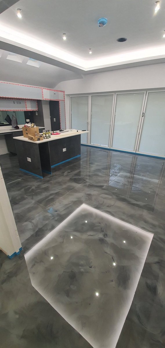 flooring_kc's tweet photo. #epoxyresin #floors #bespokeflooring https://t.co/pAMBtf4l1d