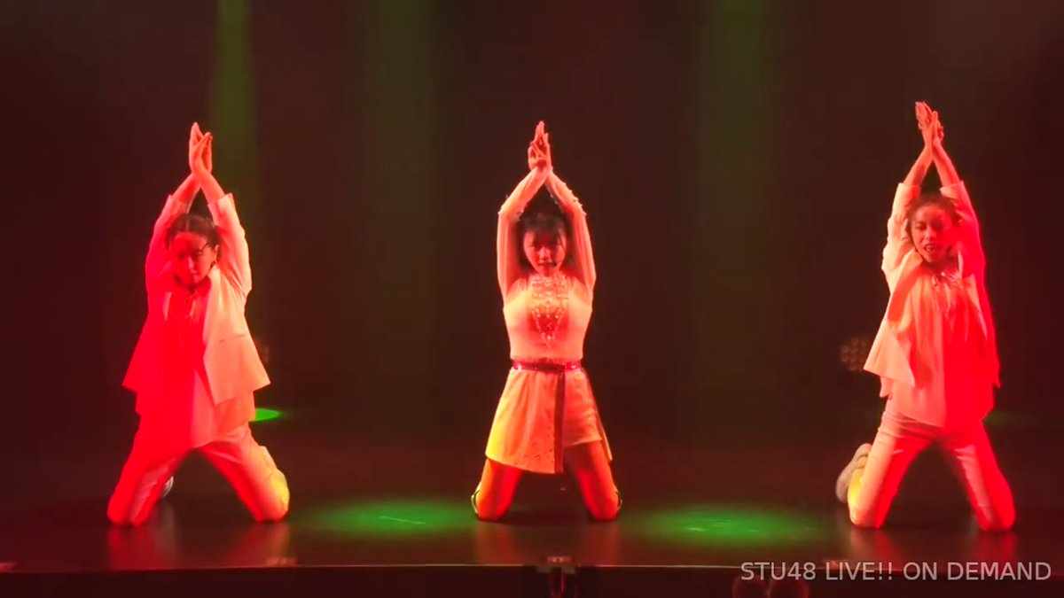 (5) AKB48 - NO WAY MANStart of her dance medley with backup dancers