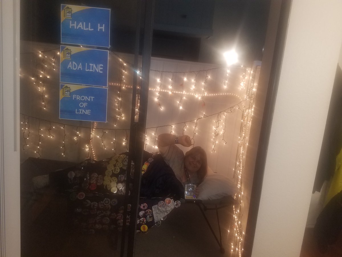 button__lady's tweet photo. Decided to pull out my gear and set up my OUTSIDE Hall H sleeping cot! Wristband, badge, Doctor Who button cape and all!! #DoctorWho @HallHLine #HallHLine #SDCC #SDCCatHome #SDCCAtHome2020 #ButtonLady https://t.co/l31TNIJ3CH