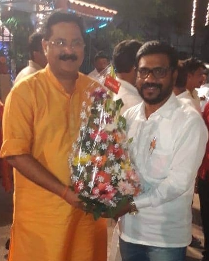 MatekarAshok's tweet photo. मा.श्री @aadeshbandekar यांची श्रीसिद्धिविनायक गणपती मंदिर न्यास व्यवस्थापन समितीच्या अध्यक्ष (राज्यमंत्री दर्जा) पदी तीन वर्षाकरिता पुनर्नियुक्ती करण्यात आली. 
हार्दिक अभिनंदन आणि पुढील वाटचालीस हार्दिक शुभेच्छा मा.@CMOMaharashtra आणि @AUThackeray यांचे आभार https://t.co/LLVi70EhqP