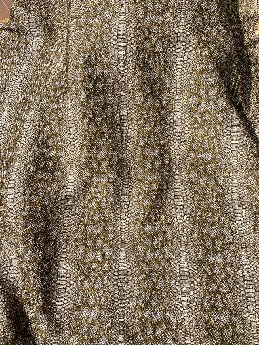 tabruspa's tweet photo. Raffia tessuta a motivo coccodrillo #raffia #straw #innovation #textiles #fashion #Sustainability #bags #home #TaBru #25luglio https://t.co/eSg2uBdbC6