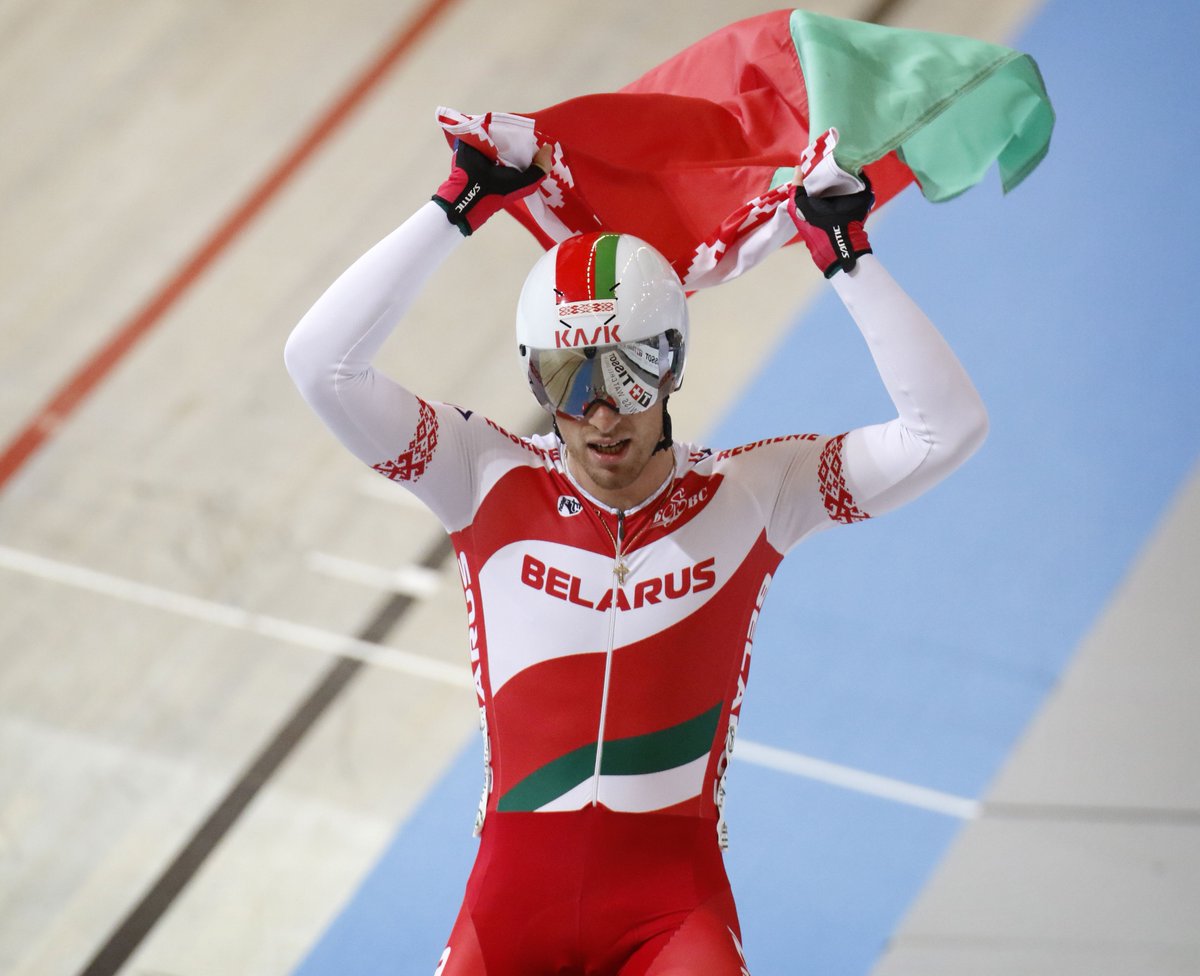 WielerFlits's tweet photo. 🇧🇾 | @YKaraliok is de nieuwe nationale kampioen tijdrijden van Wit-Rusland. Het is de eerste keer dat de baanspecialist de titel pakt. 

Bij de vrouwen prolongeerde Tatsiana Sharakova haar titel

https://t.co/bEWPXeJfrt | #wielrennen https://t.co/98hQHNMpQ5