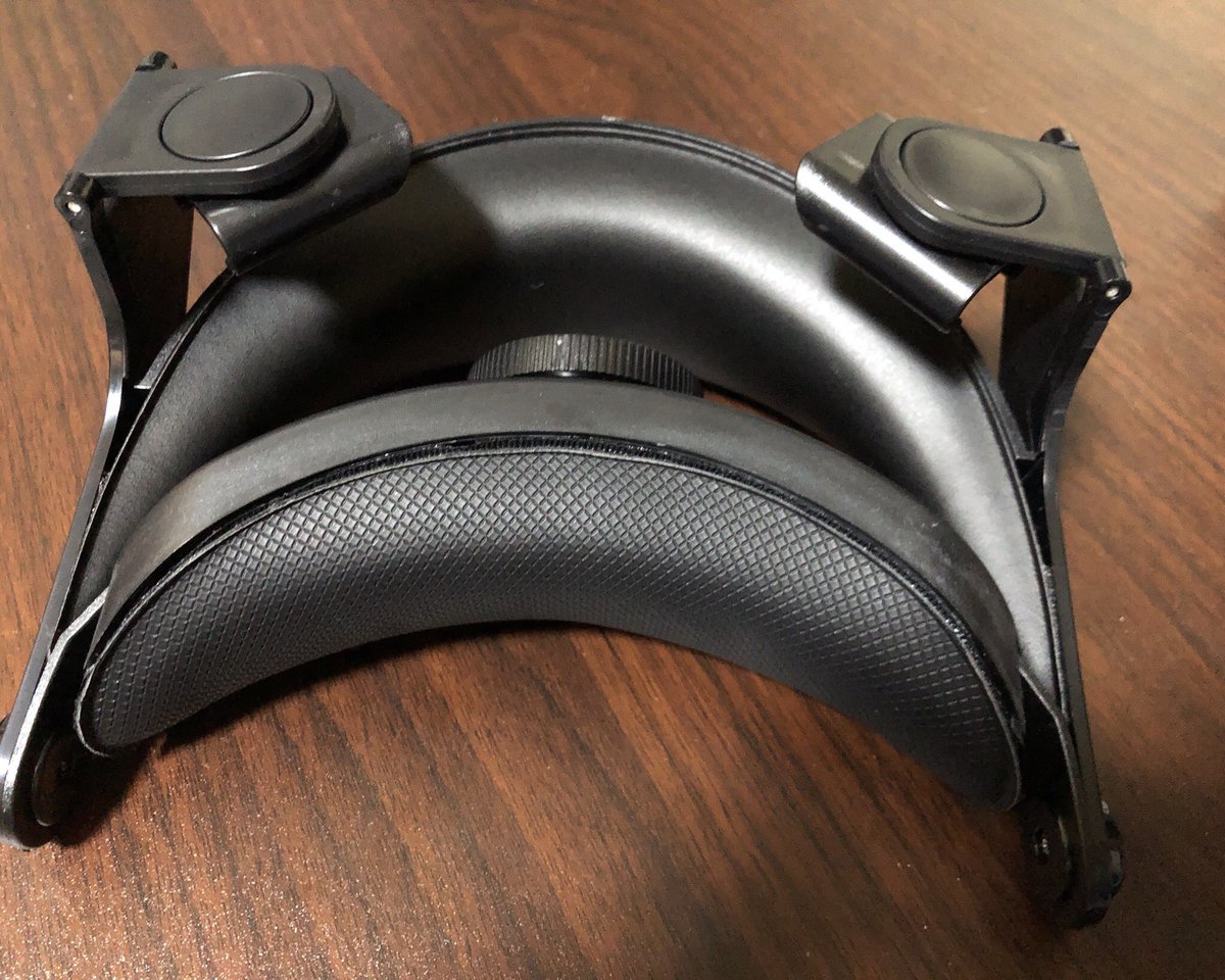 VulpeS404's tweet photo. 壊れたHalo Strap v2の代わりにv3届いた
だいたい2ヶ月くらいかな
@ZGFTECH
#OculusQuest
#GoQuestVR
#HaloStrap https://t.co/ToBpHXBT5Q