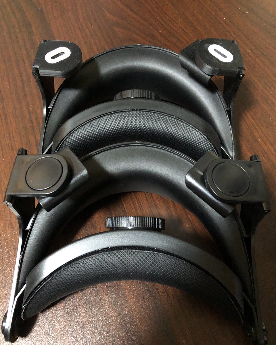 VulpeS404's tweet photo. 壊れたHalo Strap v2の代わりにv3届いた
だいたい2ヶ月くらいかな
@ZGFTECH
#OculusQuest
#GoQuestVR
#HaloStrap https://t.co/ToBpHXBT5Q