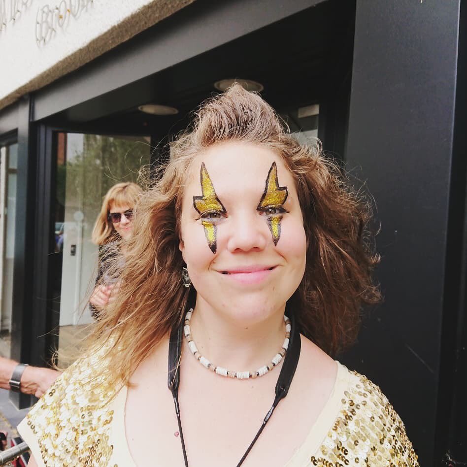 Reliving <a href="/warwickfolkfest/">WarwickFolkFestival</a> on line this weekend. Dress up and get drunk in the rain. Got your outfit for the tour? Missing you <a href="/DoughAndBrew/">Dough And Brew</a> @PeachPubs #RoseandCrown <a href="/TheFleeceInn/">The Fleece Inn, Bretforton</a> #mainbar <a href="/EarlsdonMorris/">Earlsdon</a> <a href="/ChinewrdeMorris/">Chinewrde Morris</a> <a href="/WarwickFolk/">Warwick Folk</a>