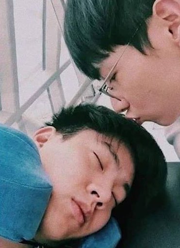 A short thread of OffGun because everyone miss them so much #ออฟกันจ๋าเบบี๋คิดถึง #GunAtthaphan  #OffJumpol [  @off_tumcial //  @AtthaphanP ]