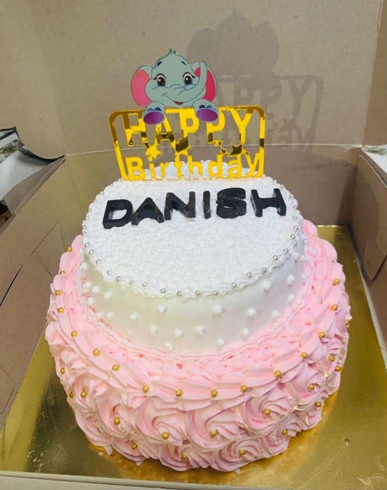 arcakes_'s tweet photo. #cake #twotier #birthday #design #chocolate #love #foodporn #foodie #delicious #yummy #cakedecorating #sweet #creativity #birthdaycake #cakes #baking #instagood #bakery #party #twittercake #yum #happybirthday #desserts #pastry #pink #sweets #happy #twitter #Bandra https://t.co/saycY8lIBR