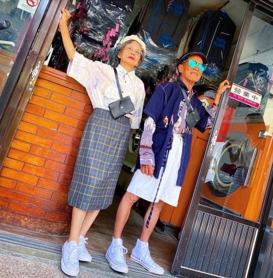 This 83 and 84 year old couple, owners of a laundromat in Taiwan, pose with the clothes clients abandon in their store. https://www.instagram.com/wantshowasyoung/