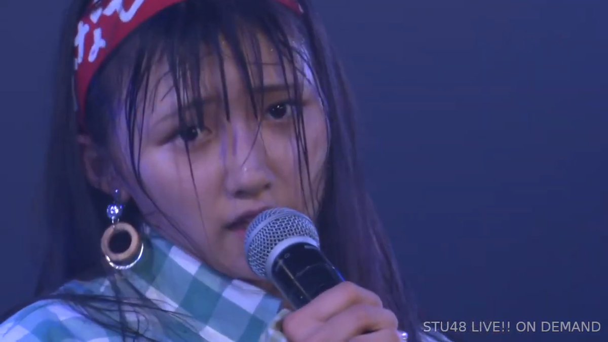 (8) AKB48 - Tengoku YarouAn oldie song that i find very ridiculous  but she announced that Hinachan and her are getting married lool 
