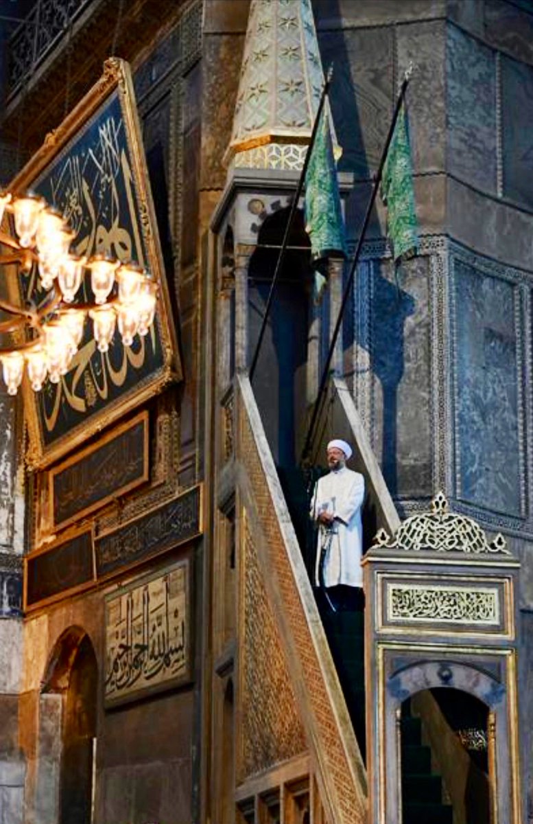 varank's tweet photo. Daha önce Ayetleri hatırlattığı için düşman ilan ettikleri Diyanet İşleri Başkanımıza şimdi de Ayasofya vakfiyesinden bahsettiği için saldırıyorlar.

Kendi medeniyetlerine o kadar yabancılar ki; Ayeti, cihan padişahının vakfiyesini, yeni icad olmuş ideolojik söylem zannediyorlar. https://t.co/cn9nBcvwxI