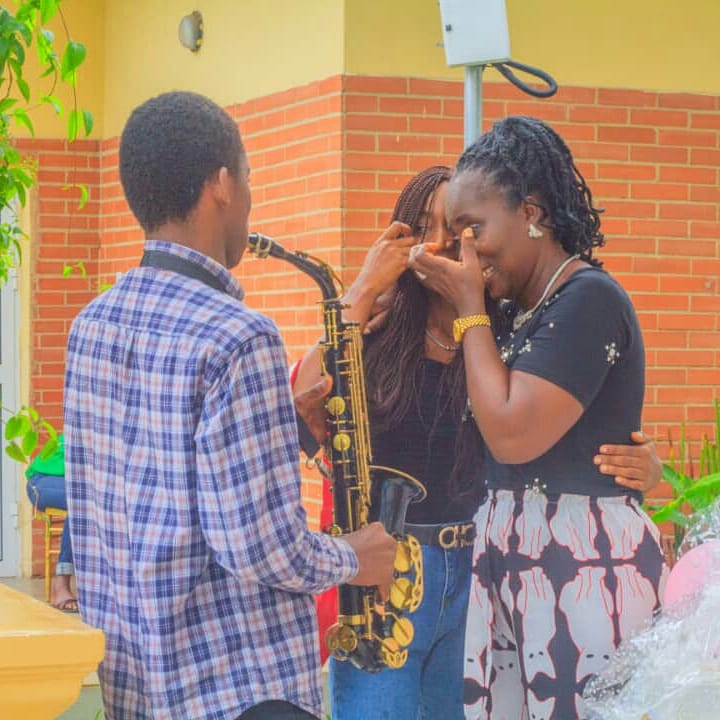 Osax_imhanze's tweet photo. I can make ur love once happy..... Just book me for Ani of ur
#surprises #events #owanbe #weddingceremony #weddinganiversery #ceremonies #etc
#osax #pararan. #expression_that_lingears https://t.co/z4i4qdK4vF