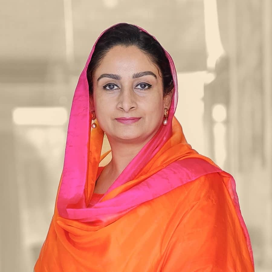 RahulKaswanMP's tweet photo. केन्द्रीय खाद्य प्रसंस्करण उद्योग मंत्री श्रीमती @HarsimratBadal_ जी को जन्मदिन की हार्दिक शुभकामनाएं।
 ईश्वर से आपके दीर्घायु व स्वस्थ जीवन की मंगलकामना करता हूं। https://t.co/f0qRblYZ4z