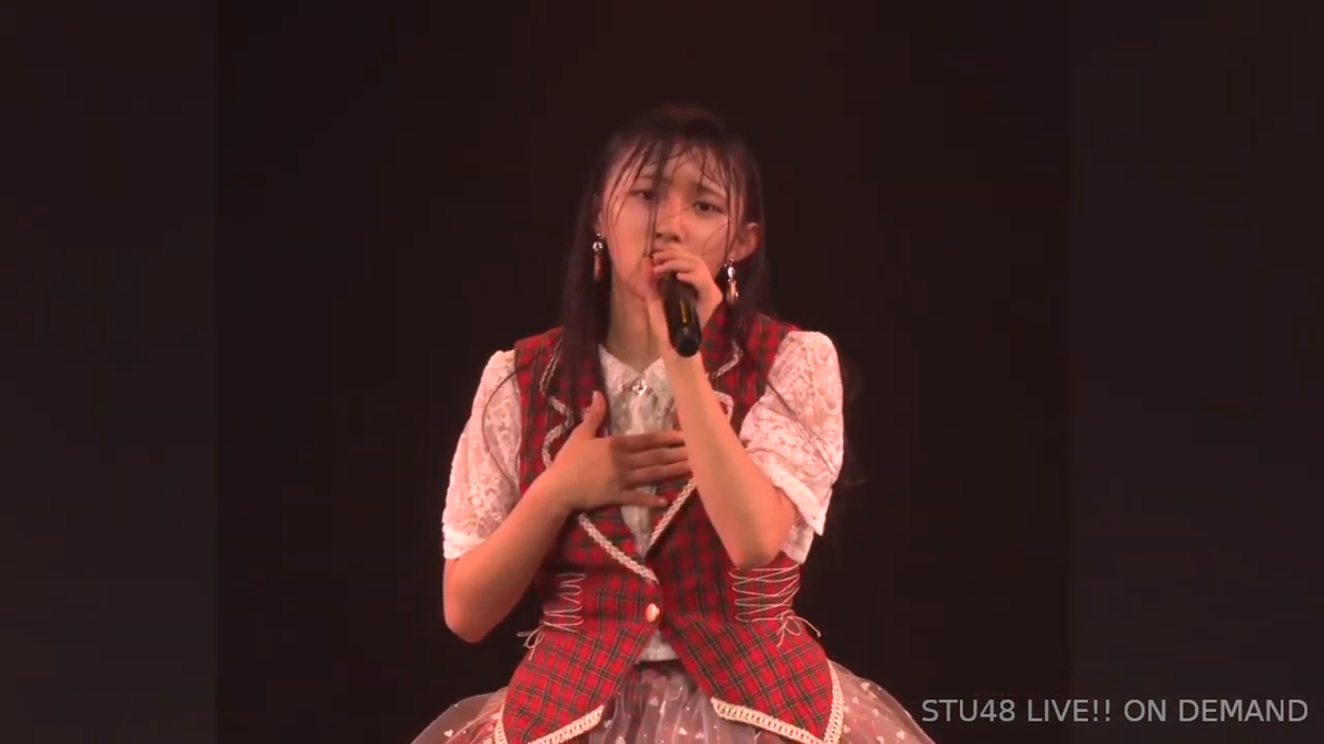 (10) AKB48 - 50%Another old off-kilter song. I'm still so distracted by the lace on her dress that's all over the place haha. Thank goodness miyumiyu's 100% energy and facial expressions saved the day!