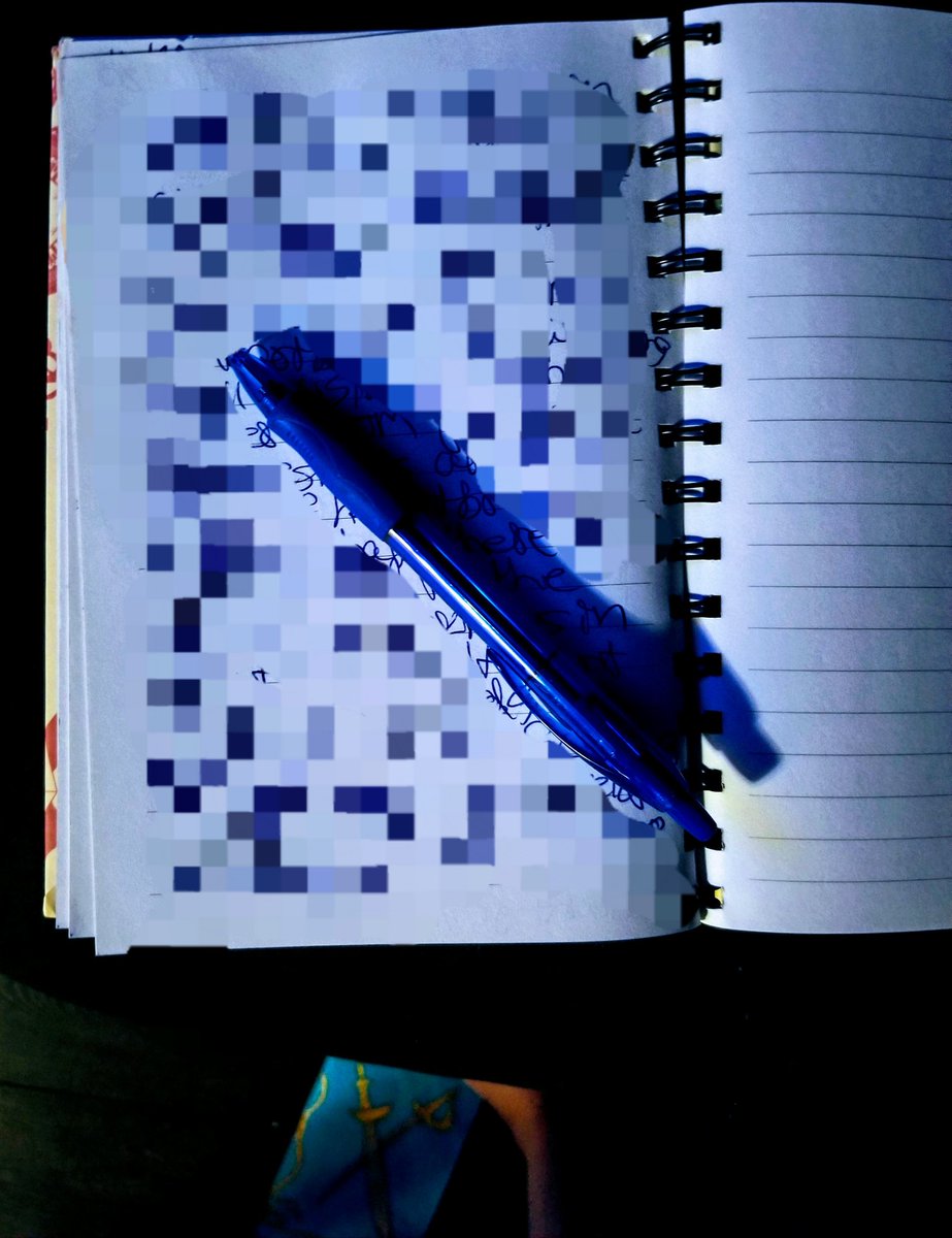 Laciebug15's tweet photo. A favorite pen can be a small, but wonderful joy for #writers who still love paper. Sometimes the little things mean so much amid the chaos.
#WritersLife #FavoritePen #MineisBlue https://t.co/1J56BtUx6I