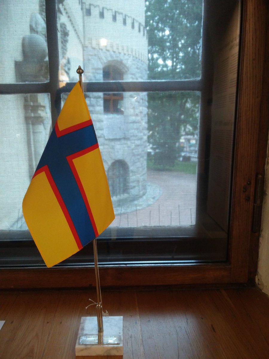 JJJalonen's tweet photo. Inkeriläiset ovat tosiaan unohdettuja suomalaisia. Nyt heidän historiaansa pääsee tutustumaan @NatMuseum_FI Suosittelen tätä kiinnostavaa näyttelyä. https://t.co/N3jpPeq7DC