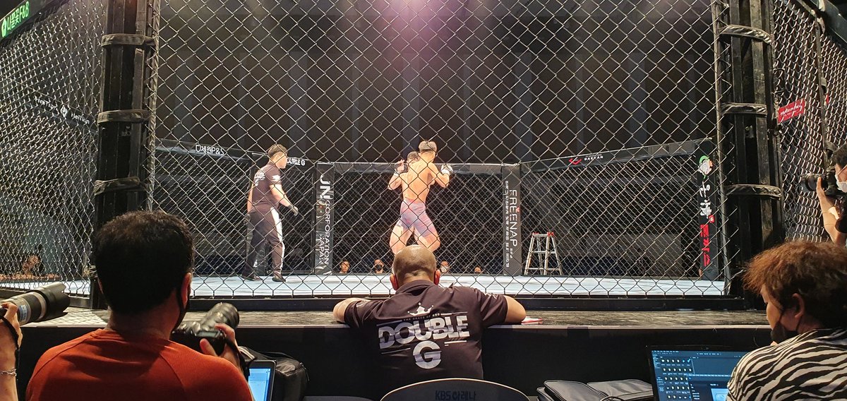 KoreanJohn_'s tweet image. View tonight at Double G. #koreanmma #asianmma
