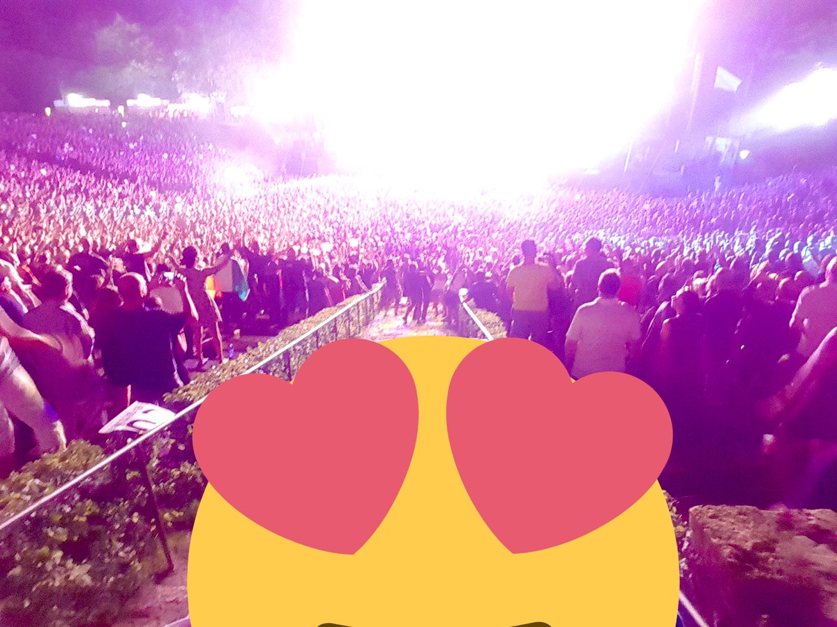 muyblonde's tweet photo. #BuenosDias fachitos!
Hoy hace 2 aรฑos que fui a ver al grupo de mi vida!
El 25 de julio de 2018 fue el concierto de cierre de gira mundial #spirittour de #DepecheMode en #Berlin en el teatro del bosque #Waldbรผhne al lado del estadio olรญmpico!
Solo recordarlo pelos como escarpias! https://t.co/JVmvgI8gag