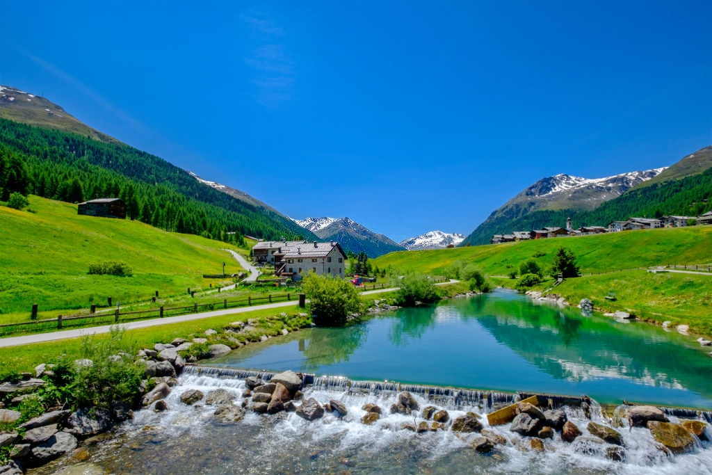 inguaribile's tweet photo. Ecco dove trascorrerò i prossimi 15 giorni!!!
#livigno #valtellinaofficial #livignoismagic #italy #italien #estateitaliana #livigno2020 #livignoitaly #vacanzeinmontagna #stayinitaly #alps #cartoline_italiane  #estate2020 #livignolife #inmontagna
https://t.co/wNDRDyuAHi https://t.co/5IGoFsrAsl