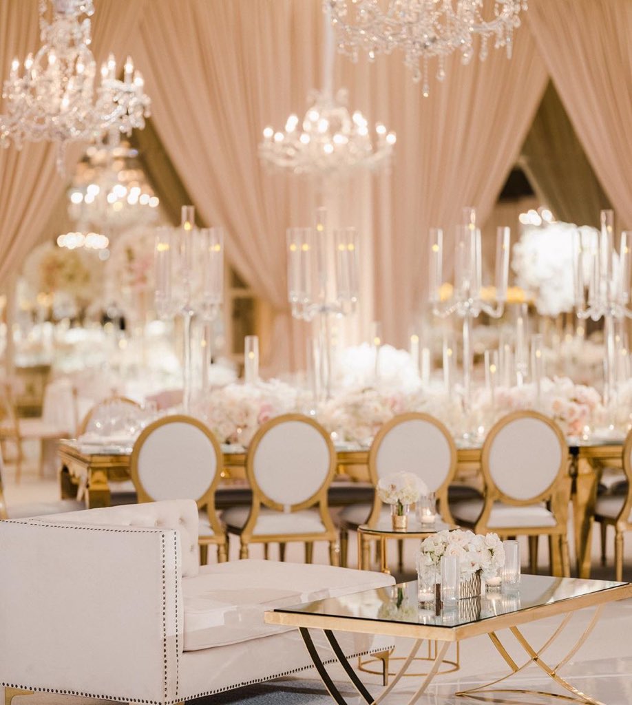 ghwedingvendors's tweet photo. Wedding Decor Inspo!! 🤩🤩
.
More nude draping and soft lighting to turn up the sweetness on this Friday night. 
Draping|Lighting|Chandeliers @ambereventprod 
Photography @carolinetran 
Planning|Design @thespecialday 
Floral|Design @nisiesenchanted https://t.co/a8v8LeoSUO