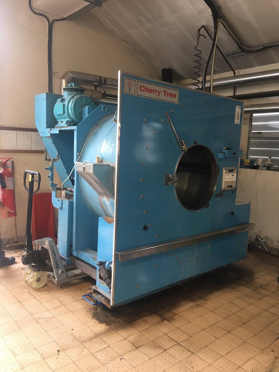 Making way for a new arrival next week of an Ipso IY800 and an Ipso IY180 for the HSE 

#ipsolaundryequipment #laundry #hotels #helthcare