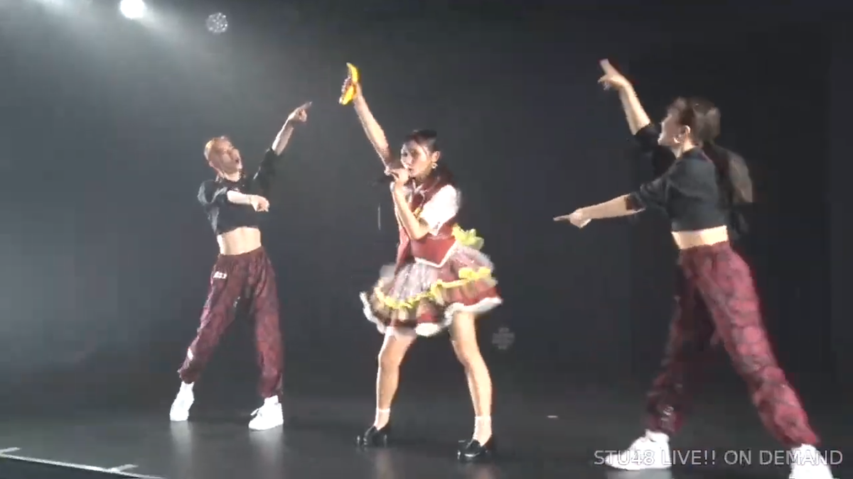 (11) AKB48 - UHHO UHHOHOA team k fave!! Always an energetic song to perform. There was a short dance break with the back up dancers, then miyumiyu comes out with a banana 