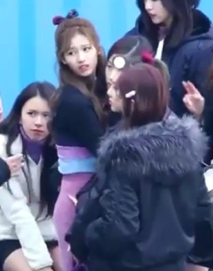 Dahyun's small hands perfectly fits on Sana's waist - a SaiDa thread