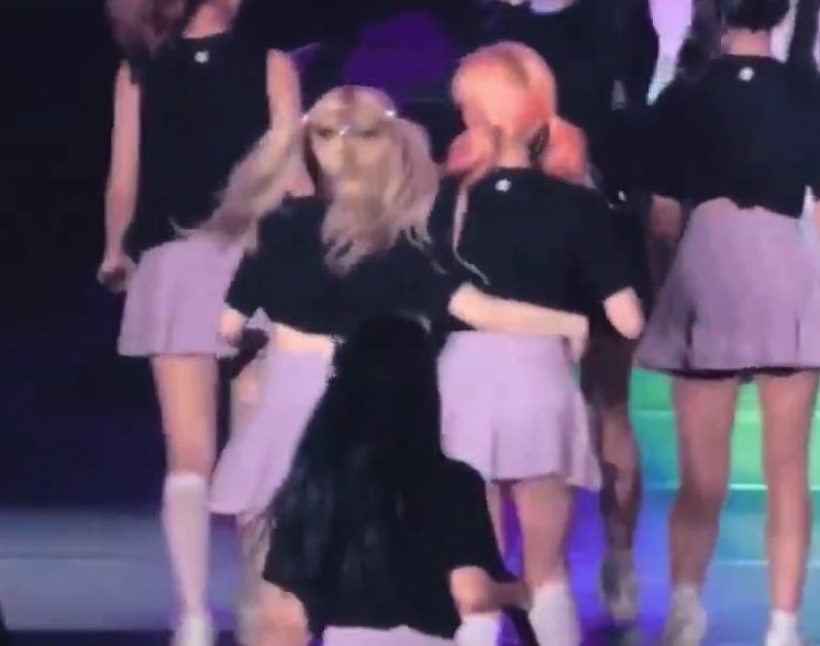 sana remained unbothered cos she knows it's dahyun holding her waist