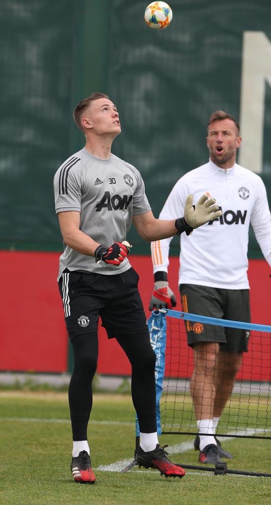 HO SOCCER and Manchester United keeper Nathan Bishop training in the new SSG PHENOMENON gloves ho-soccer.co.uk/product/511246… <a href="/justkeepers/">Just Keepers Ltd</a> <a href="/ProD_Soccer/">Pro:Direct Soccer</a> <a href="/ProD_Keepers/">Pro:Direct Keepers</a> #hosoccer #hosocceruk #nathanbishop #goalkeeper #goalkeepertraining #gkunion #phenomenon #hosoccergloves
