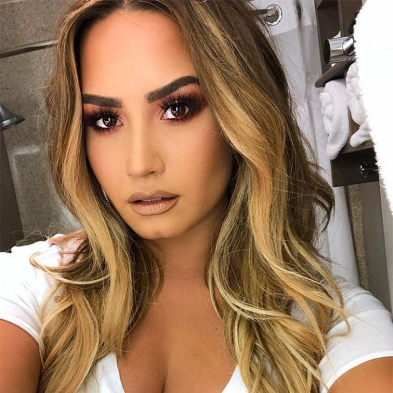 warrioratic's tweet photo. From this to this. I'm so proud of you momma. You did it. Happy Miracle Day. @ddlovato #DemiLovato #HappyMiracleDay https://t.co/m3YNT41XFX