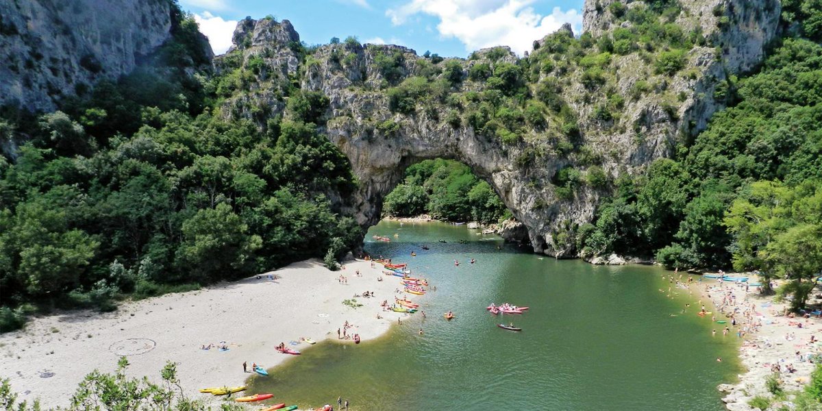 ATOMEE__'s tweet photo. Les Gorges de l'Ardèche, en France 🇨🇵. https://t.co/JNkyoi5vNn