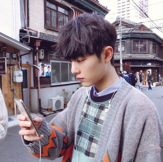 肖战，xiaozhan 怎么可以这么帅 https://t.co/hHQRX8ziAM<a href="/tag/%E6%96%B0%E5%A4%B4%E5%83%8F"class="tags"><span>#新头像</span></a>