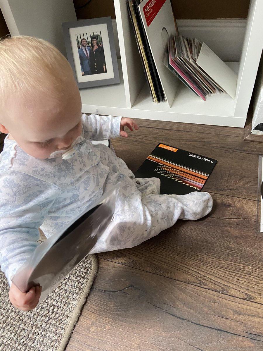 Letting Indie pick this mornings records. <a href="/nutter_adam/">Adam Nutter</a> <a href="/IamRobertHarvey/">Robert Harvey</a> <a href="/TheMusicTour/">TheMusicOfficial</a> #takethelongroadandcrawlit