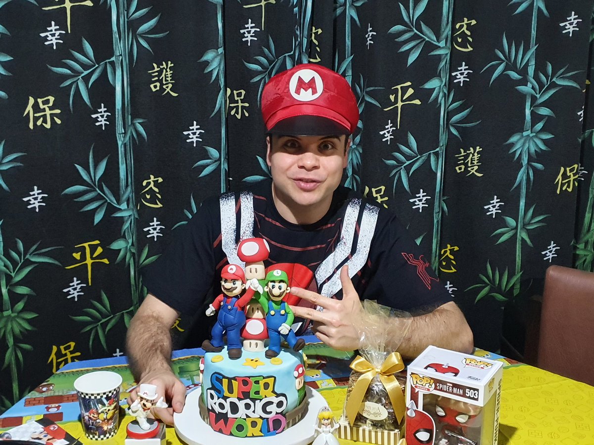 MarcondesR10's tweet photo. Hi @CharlesMartinet, @jimmyfallon, @kitosan, @breath0air, @RosannaPansino I've just turned 35th and also 27 months of life dealing against a brain tumor, fighting with courage &amp; Love like Mario, to celebrate this birthday with a #SuperNintendoWorld cake! 😃 I Love U @Nintendo ❤ https://t.co/pox7hw6YKV