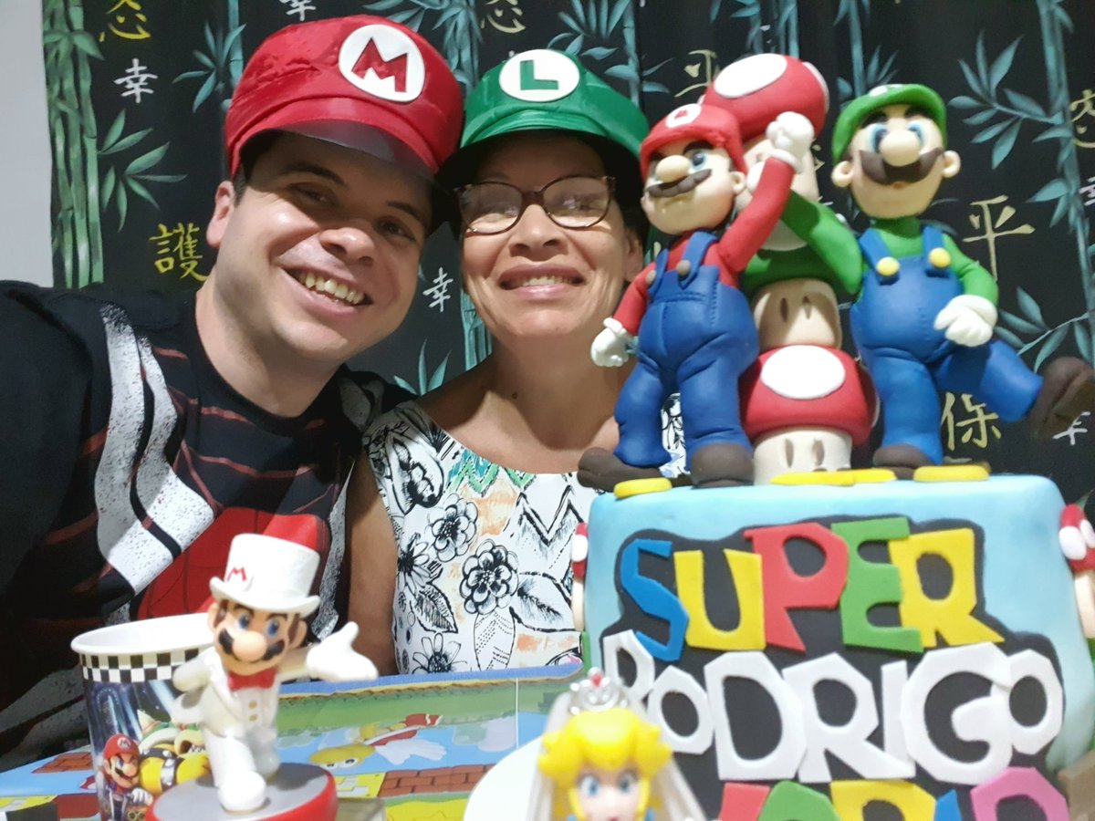 MarcondesR10's tweet photo. Hi @CharlesMartinet, @jimmyfallon, @kitosan, @breath0air, @RosannaPansino I've just turned 35th and also 27 months of life dealing against a brain tumor, fighting with courage &amp; Love like Mario, to celebrate this birthday with a #SuperNintendoWorld cake! 😃 I Love U @Nintendo ❤ https://t.co/pox7hw6YKV