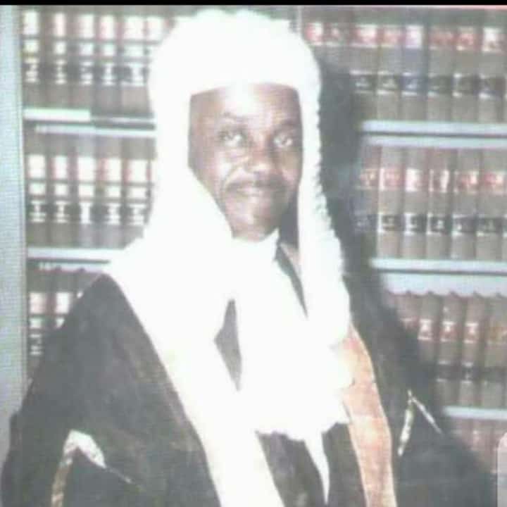 Kwara_APC's tweet photo. The leadership of @Kwara_APC on behalf of the members of the party, condoles with the Governor of Kwara State, Mallam Abdulrahman Abdulrazaq over the death of the patriarch of the Abdulrazaq family, Alhaji AbdulGaniyu Folorunsho Abdulrazaq (SAN). https://t.co/4pHjH2aE0t