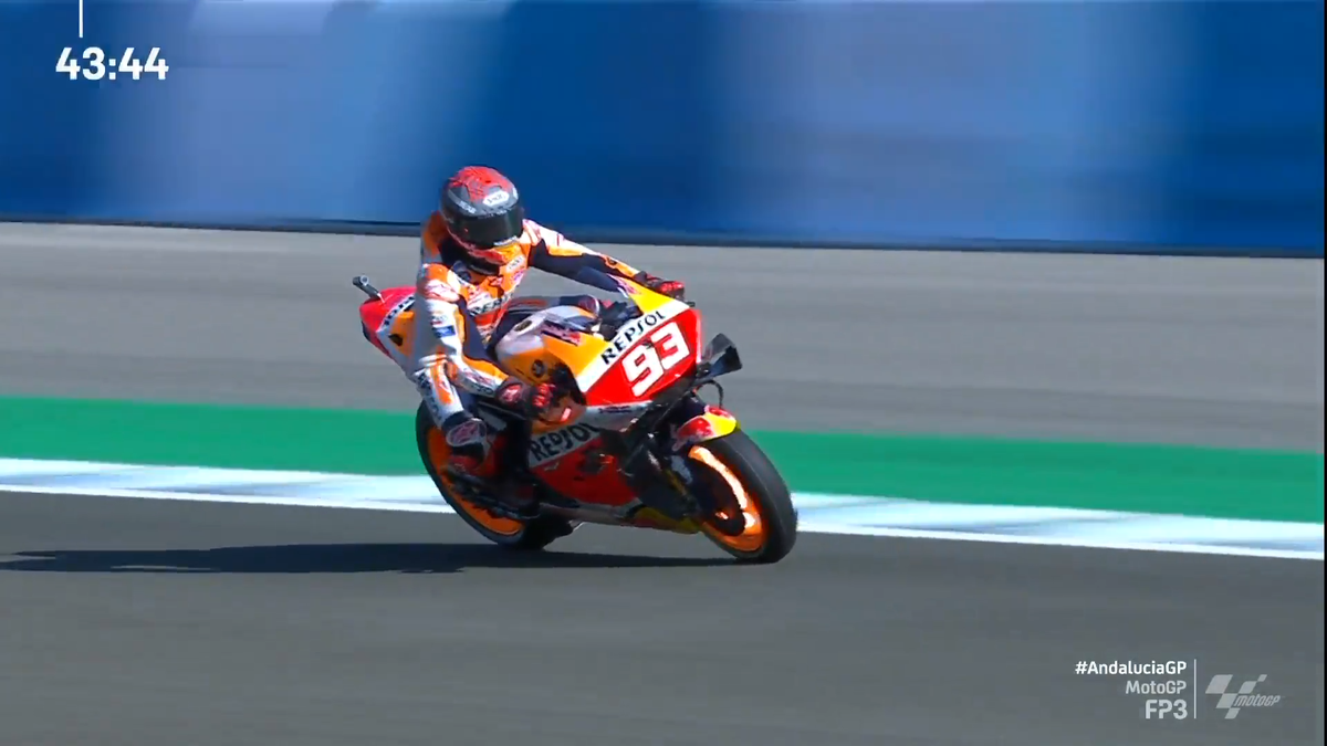 Absolute warrior!!! 💪

<a href="/marcmarquez93/">Marc Márquez</a> heads out for FP3! 😱

#AndaluciaGP 🏁